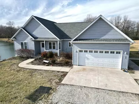 1967 Stringtown Rd, Sorento, IL 62086 photo 2