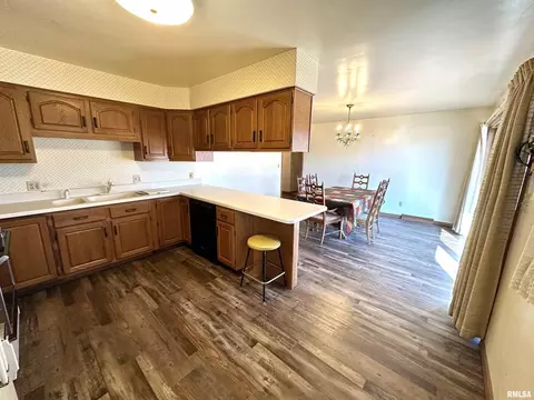 623 Nancy Dr, Centralia, IL 62801 photo 5