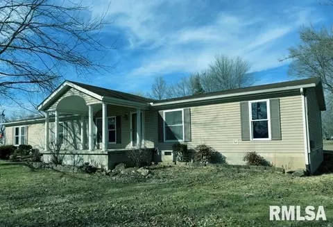 706 N Palmer St, West Frankfort, IL 62896