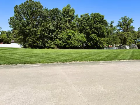 22 Clearlake Dr, Centralia, IL 62801 photo 4