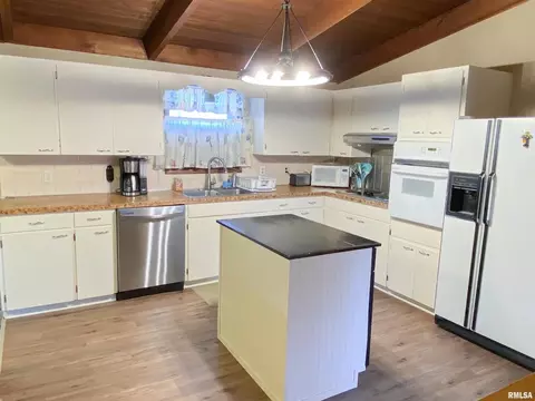 110 Belcher Dr, Anna, IL 62906 photo 9