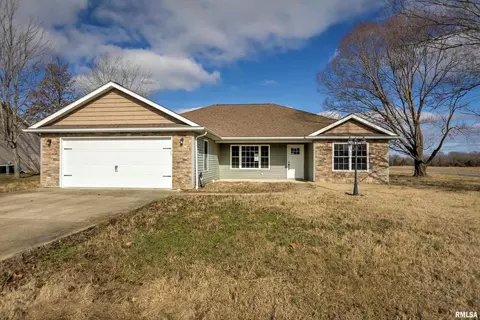 1809 Crown Rd, Herrin, IL 62948