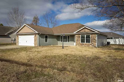 1809 Crown Rd, Herrin, IL 62948 photo 2