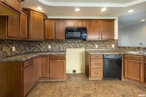 1809 Crown Rd, Herrin, IL 62948 photo 10