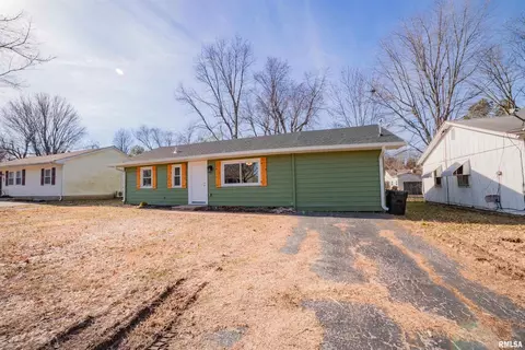 114 Oak Dr, Metropolis, IL 62960