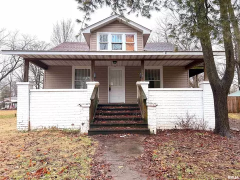 616 N Allyn St, Carbondale, IL 62901