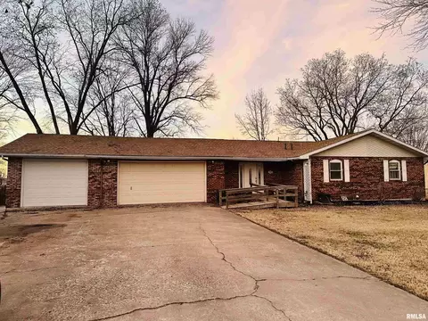 90 Jacob St, Wolf Lake, IL 62998