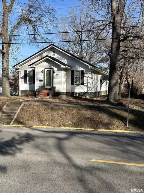 316 N Main St, Pinckneyville, IL 62274