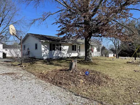 60 Eagle Dr, Goreville, IL 62939