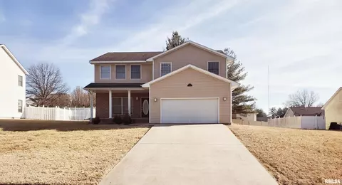 201 Greg Ln, Carbondale, IL 62901