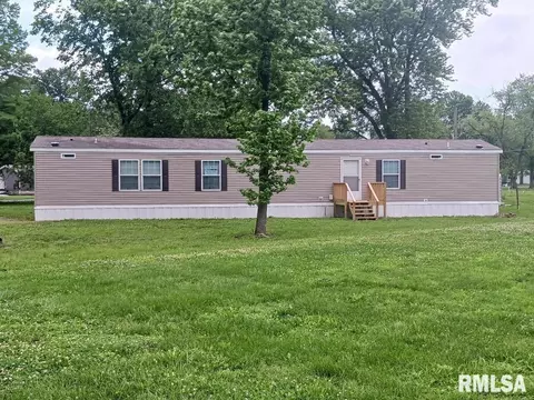 107 E Nettie St, Sesser, IL 62884