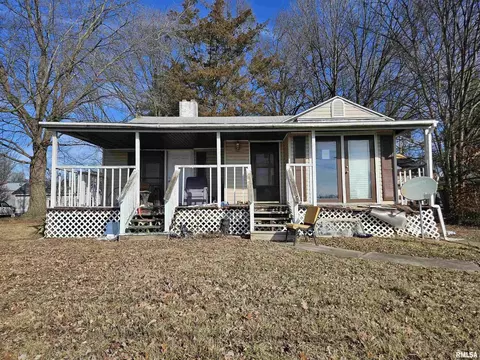 1516 Fisk St, Eldorado, IL 62930