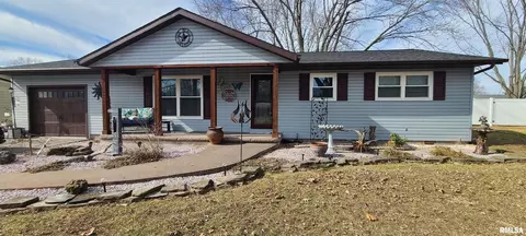 349 Northwood Ln, Salem, IL 62881