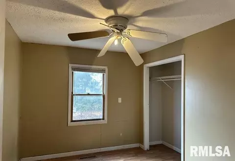 700 E Davie St, Anna, IL 62906 photo 18