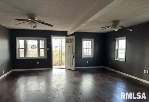700 E Davie St, Anna, IL 62906 photo 9