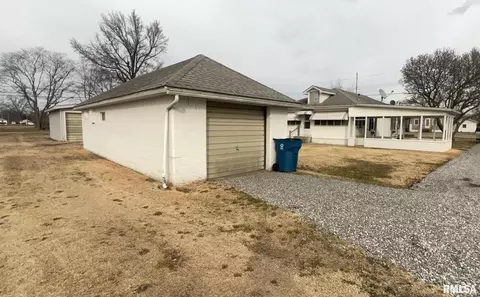 125 S State St, Christopher, IL 62822 photo 2