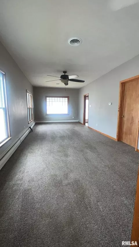 125 S State St, Christopher, IL 62822 photo 7