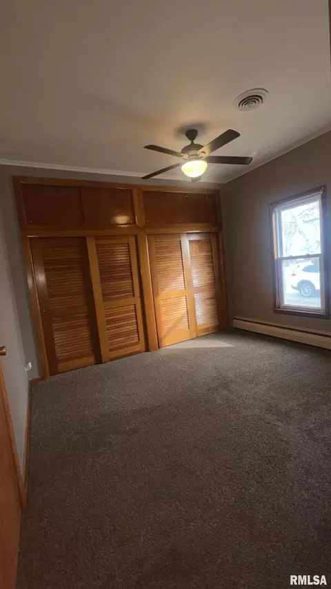 125 S State St, Christopher, IL 62822 photo 15