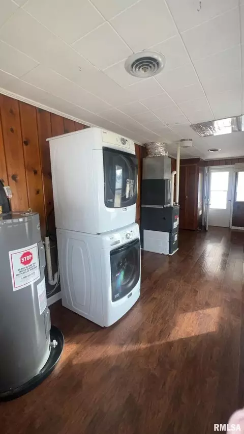 125 S State St, Christopher, IL 62822 photo 9