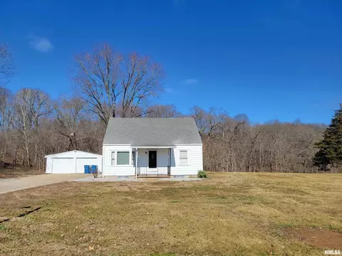 215 Vfw Ln, Anna, IL 62906