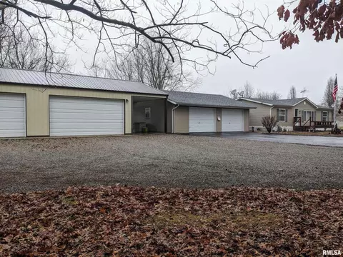 9328 Eakin Grove Rd, Benton, IL 62812