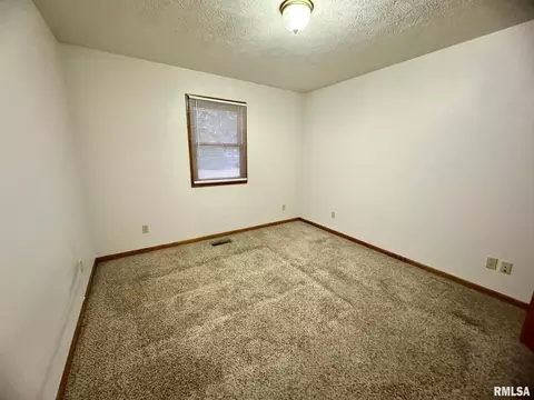 802 E Marshall St, Marion, IL 62959 photo 12