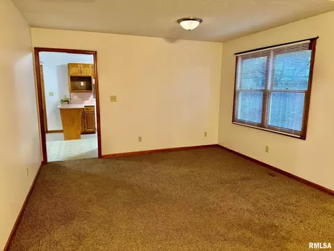 802 E Marshall St, Marion, IL 62959 photo 5