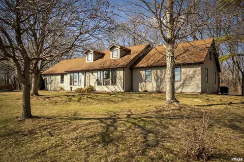 1 Potters Rd, Makanda, IL 62958