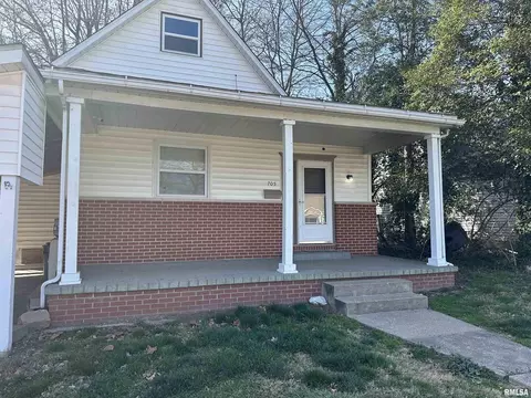 705 S 18th St, Herrin, IL 62948