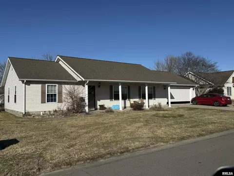2204 Darren Dr, Marion, IL 62959