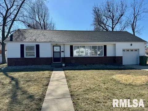 9 Mitchell Ave, Centralia, IL 62801