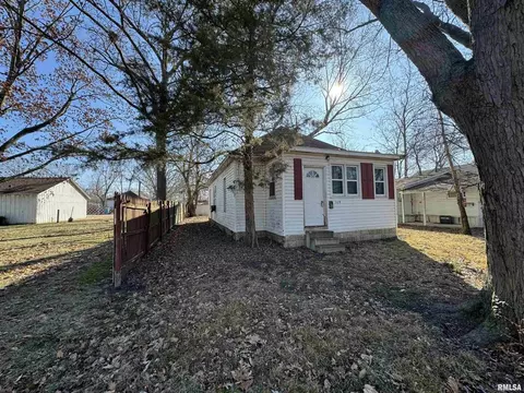 1119 S Brookside Ave, Centralia, IL 62801