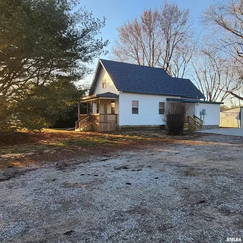 1714 E Main St, Salem, IL 62881