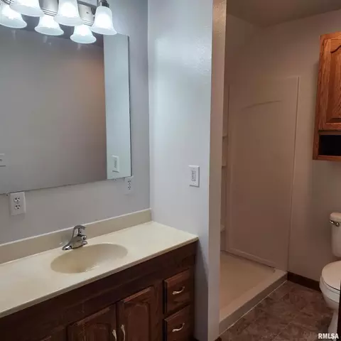 1714 E Main St, Salem, IL 62881 photo 13