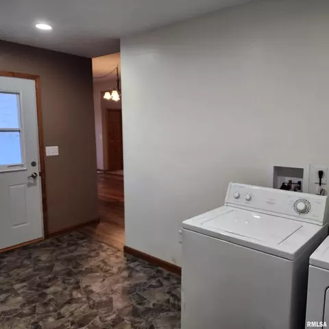 1714 E Main St, Salem, IL 62881 photo 8