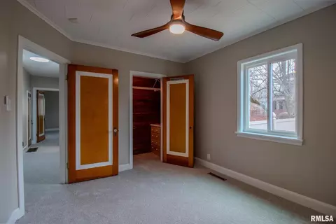 219 S Pine St, Benton, IL 62812 photo 19