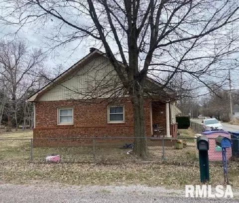 600 N Brown St, Benton, IL 62812
