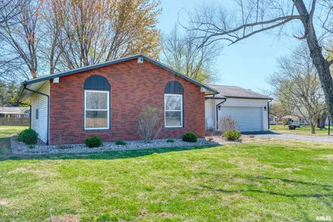 610 W Ford St, Energy, IL 62933