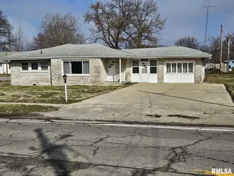 408 W Robinson, Wayne City, IL 62895