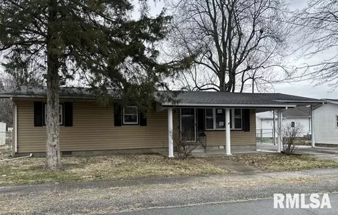 1003 N Whitman Dr, Marion, IL 62959