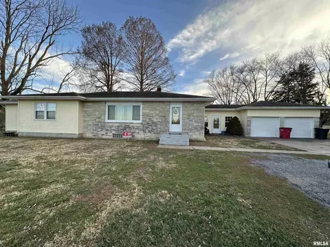8536 E Park St, Du Quoin, IL 62832