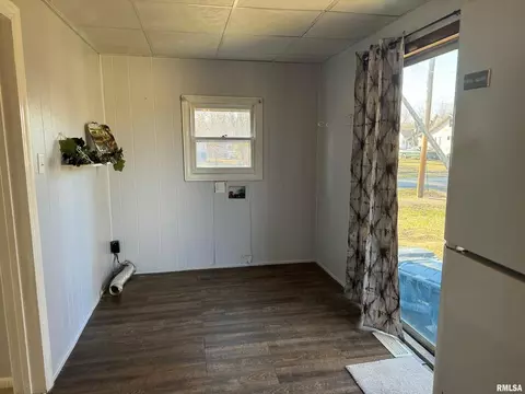 401 E Reed St, Benton, IL 62812 photo 15