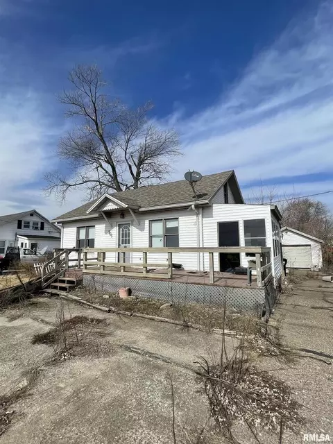 905 E Main St, Crossville, IL 62827