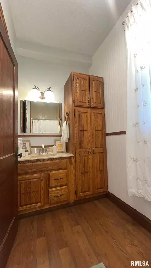 308 W Cherry Ave, Christopher, IL 62822 photo 16