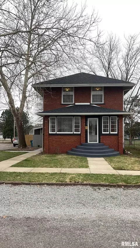 308 W Cherry Ave, Christopher, IL 62822 photo 2