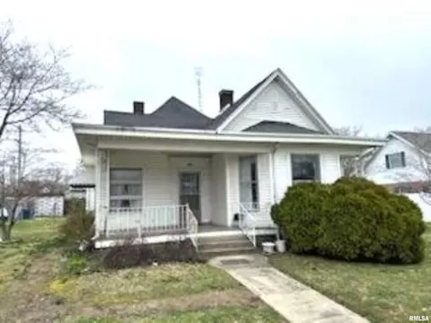105 5th St, Carmi, IL 62821 photo 2
