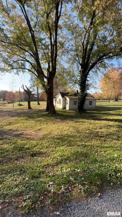 1277 Winery Rd, West Frankfort, IL 62896