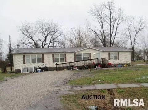 205 N Palmer St, Noble, IL 62868