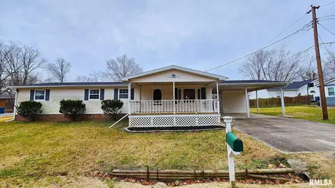 9 E Adams Ct, Mount Vernon, IL 62864