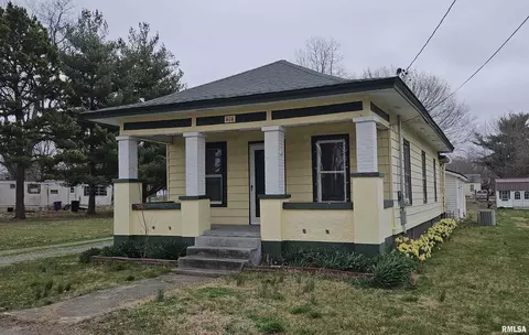414 N Thompson St, Carrier Mills, IL 62917